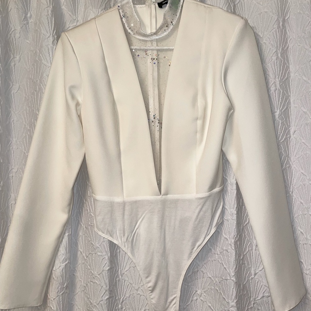 High shoulder bodysuit Peace and Love brand